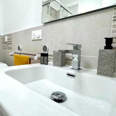 Maisongiusy Di Sheila- Proche Centre - Clim - Wifi * Μεντόν